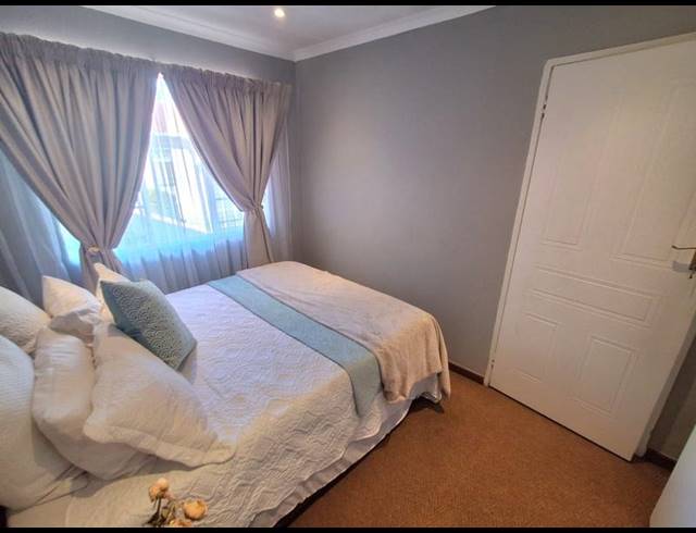 2 BEDROOM TOWNHOUSE FOR SALE IN VERWOERDPARK